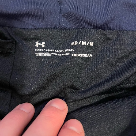 Under Armour - Women’s Midnight Navy Fly By 2.0 Workout Shorts - Picture 4 of 6